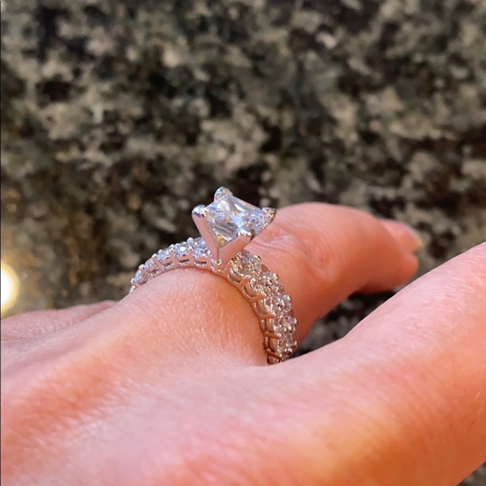 14k Solid White Gold 1.5ct Engagement Ring 2pc - Picture 2 of 16